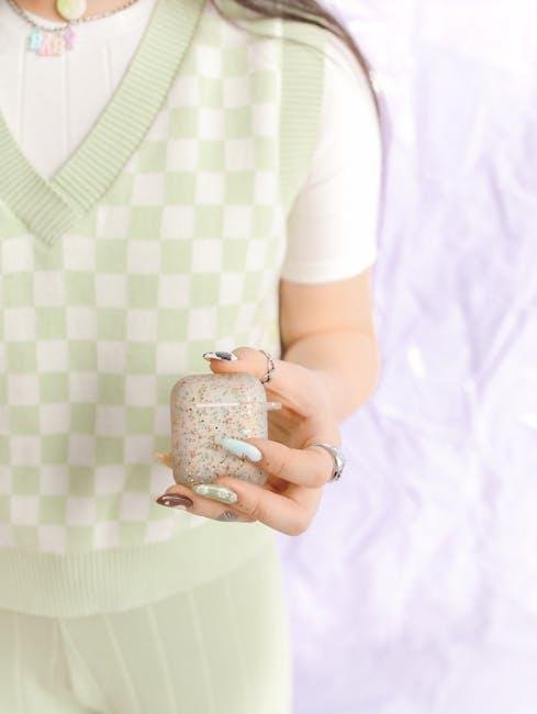 The Comeback of Y2K: How to Wear It in a Modern Way